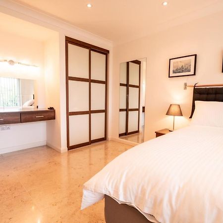 Ecton House Bed & Breakfast นิวพอร์ต ภายนอก รูปภาพ