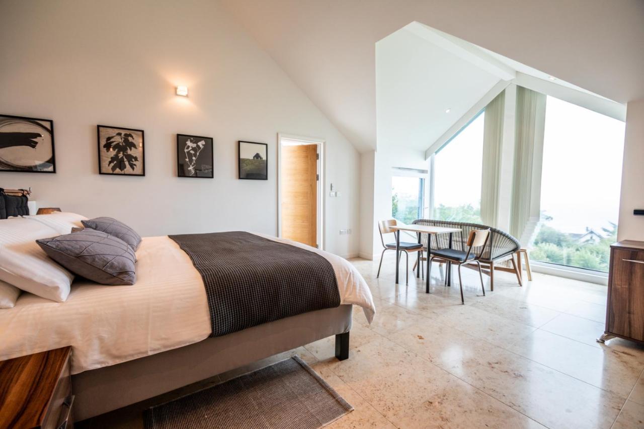 Ecton House Bed & Breakfast นิวพอร์ต ภายนอก รูปภาพ