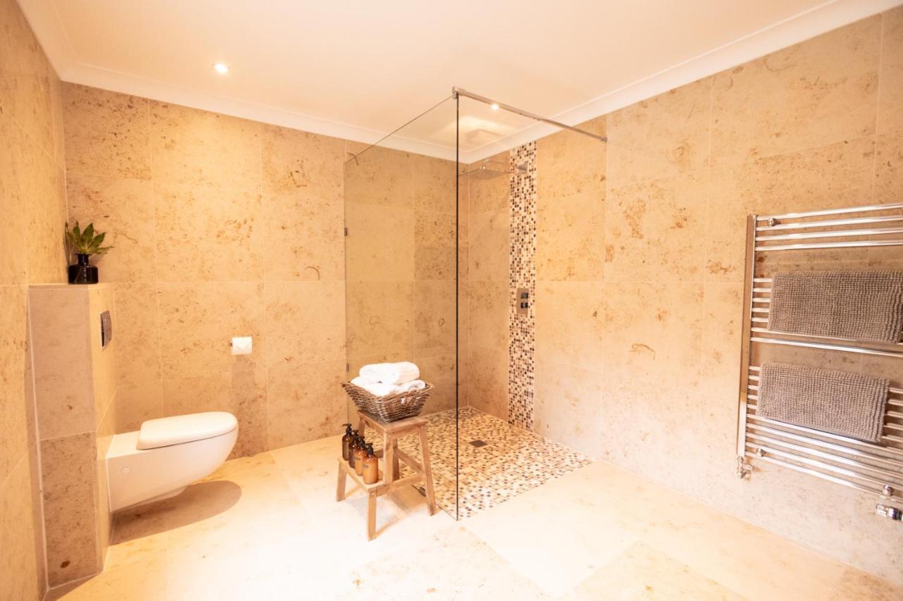 Ecton House Bed & Breakfast นิวพอร์ต ภายนอก รูปภาพ