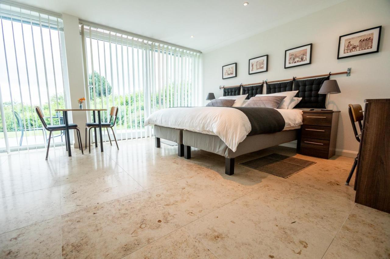 Ecton House Bed & Breakfast นิวพอร์ต ภายนอก รูปภาพ