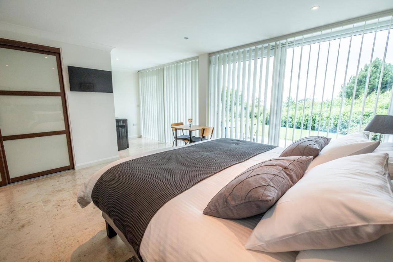 Ecton House Bed & Breakfast นิวพอร์ต ภายนอก รูปภาพ