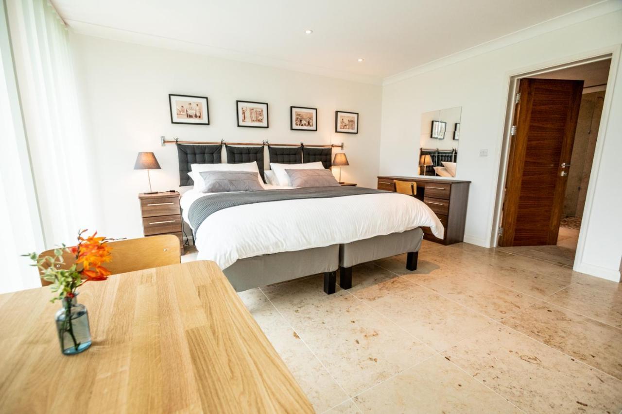 Ecton House Bed & Breakfast นิวพอร์ต ภายนอก รูปภาพ