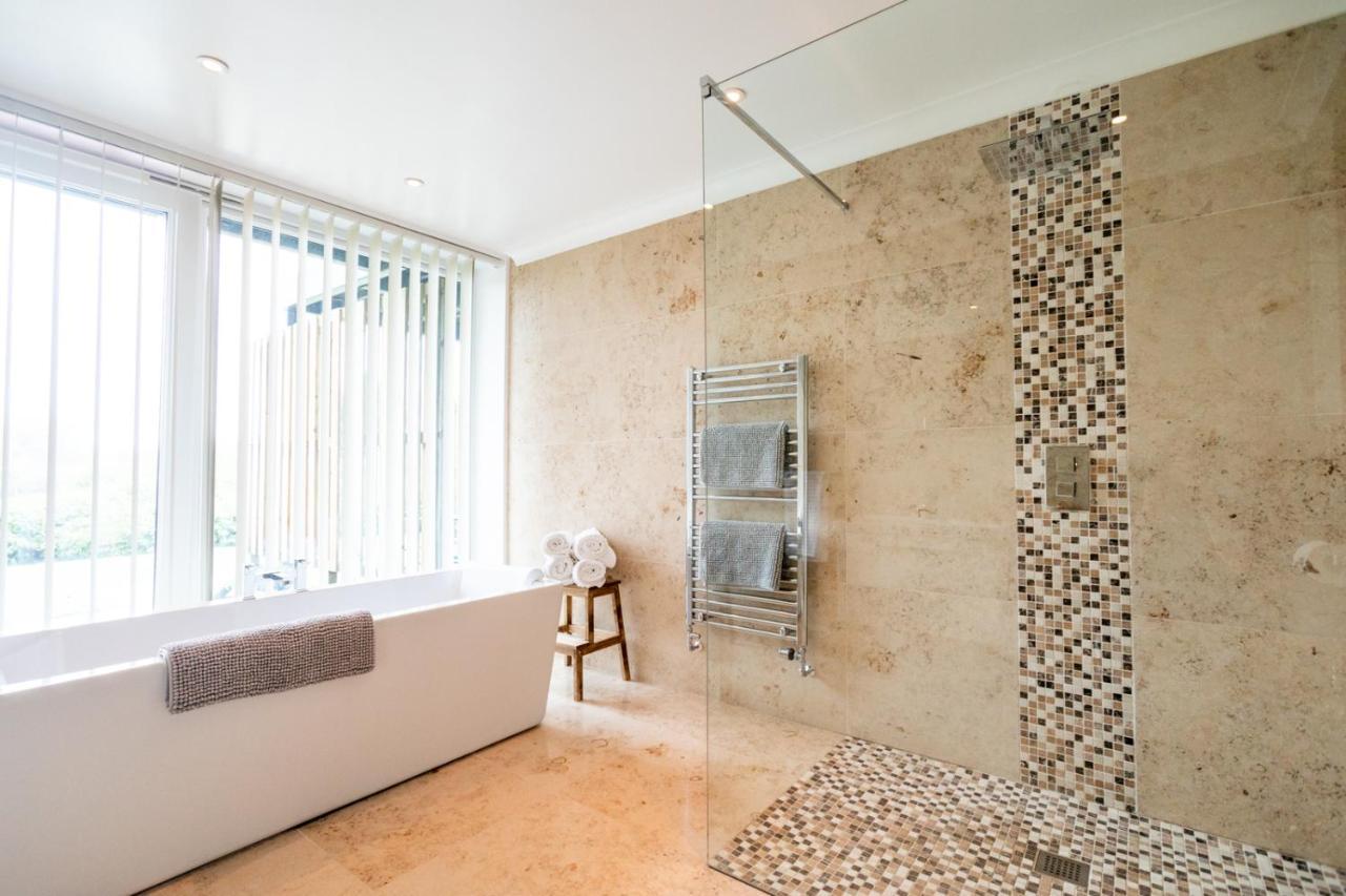Ecton House Bed & Breakfast นิวพอร์ต ภายนอก รูปภาพ