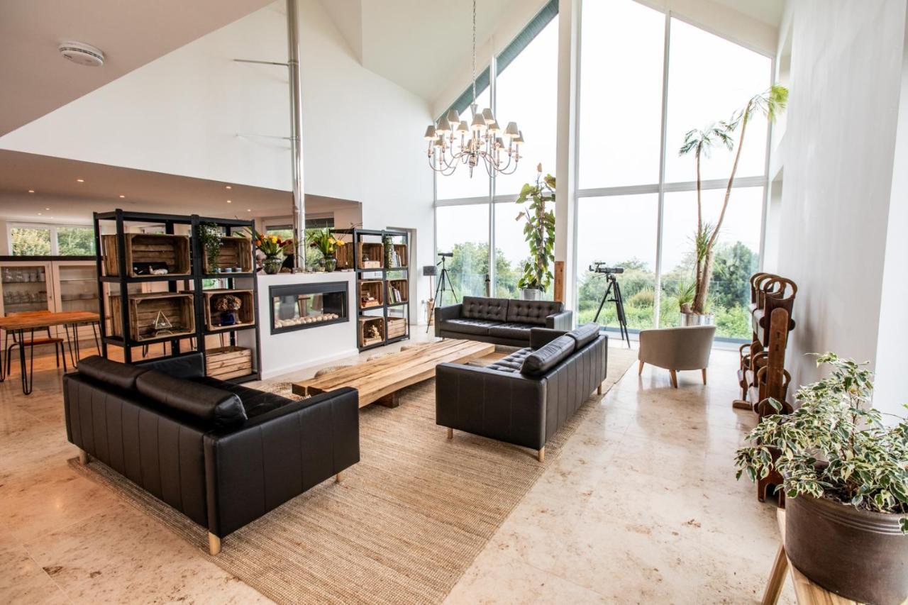 Ecton House Bed & Breakfast นิวพอร์ต ภายนอก รูปภาพ