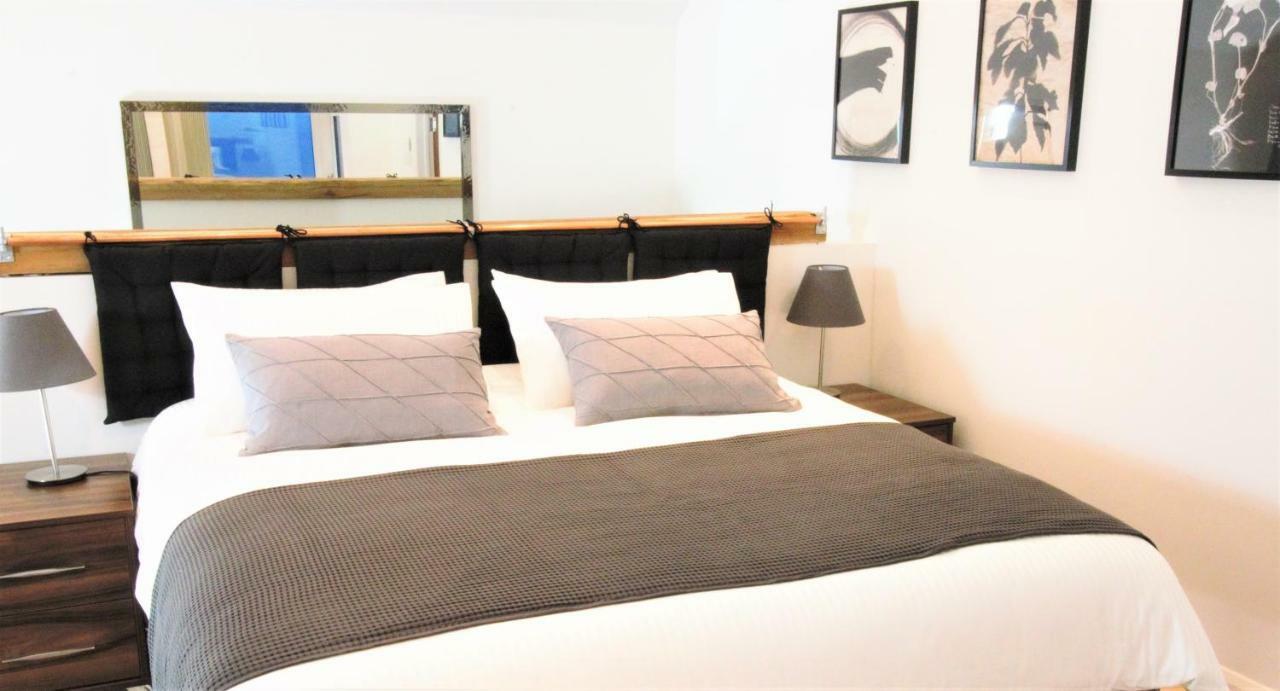 Ecton House Bed & Breakfast นิวพอร์ต ภายนอก รูปภาพ